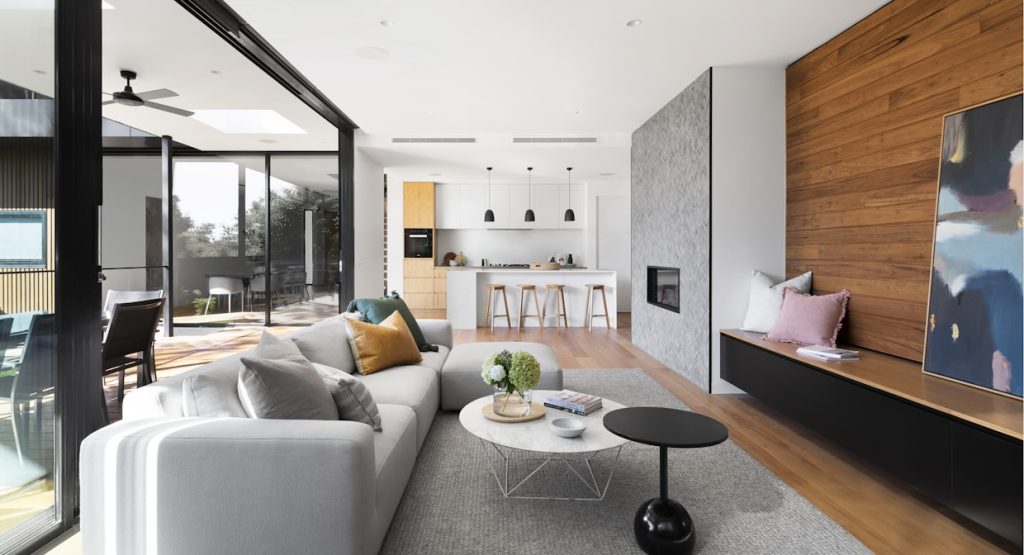Salón de diseño que representa el nivel de estrategia de un servicio inmobiliario premium