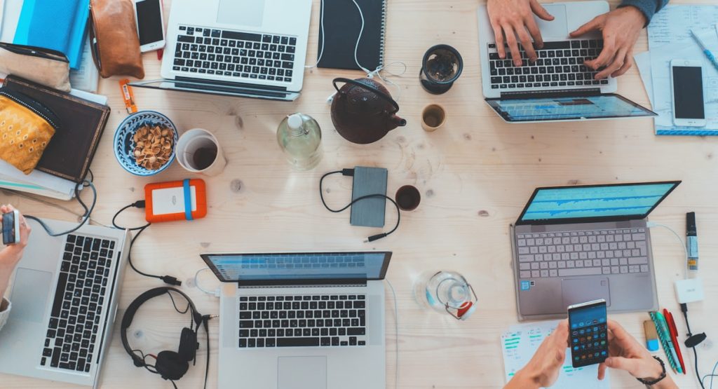 Equipo coordinando todas las fases de la venta de una vivienda bajo una única estrategia